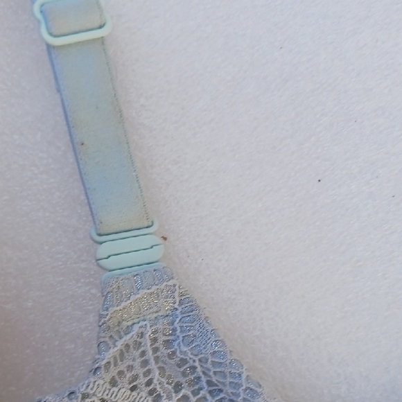 VICTORIA'S SECRET Light Blue Lace Trim Bra - Picture 4 of 7